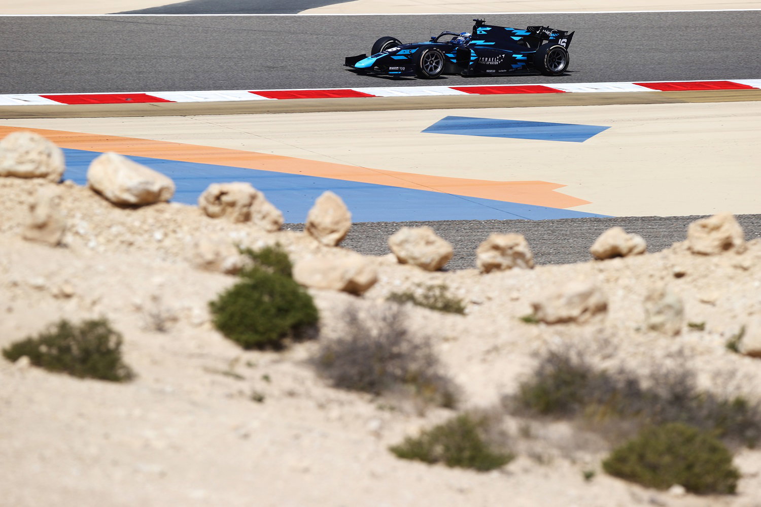 Theo Pourchaire wins Bahrain F2 feature race after slow pit stop for Vips
